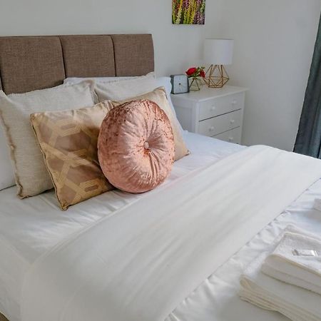Modern & Artistic Design Humphreys Lodge - Sleep 6 CBG Esterno foto